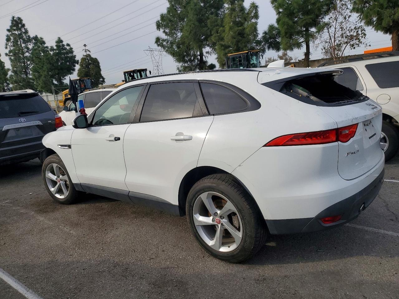 2017 JAGUAR F-Pace
