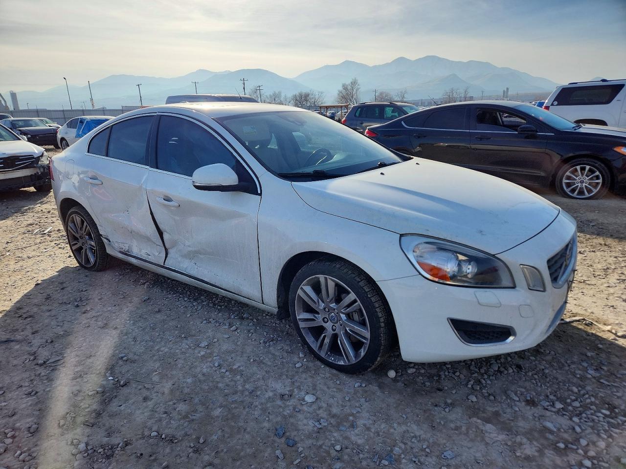 2013 VOLVO S60