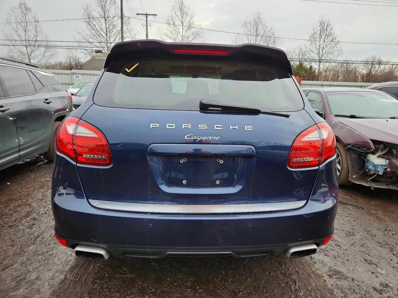 2013 PORSCHE CAYENNE