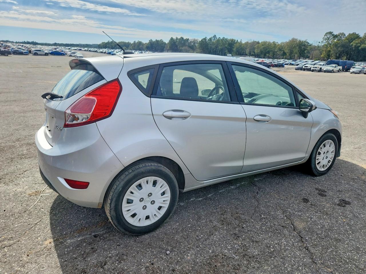 2016 FORD Fiesta