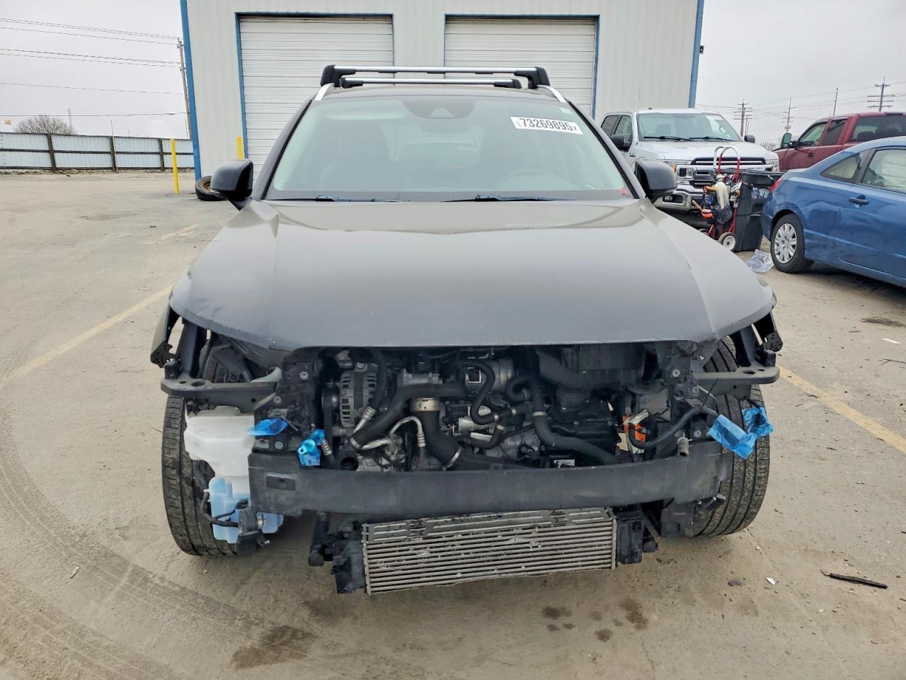 2019 VOLVO XC40
