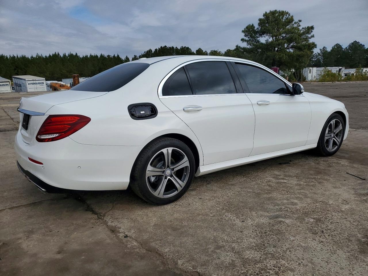 2017 MERCEDES-BENZ E-Class