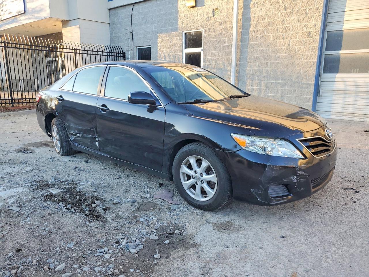2011 TOYOTA CAMRY