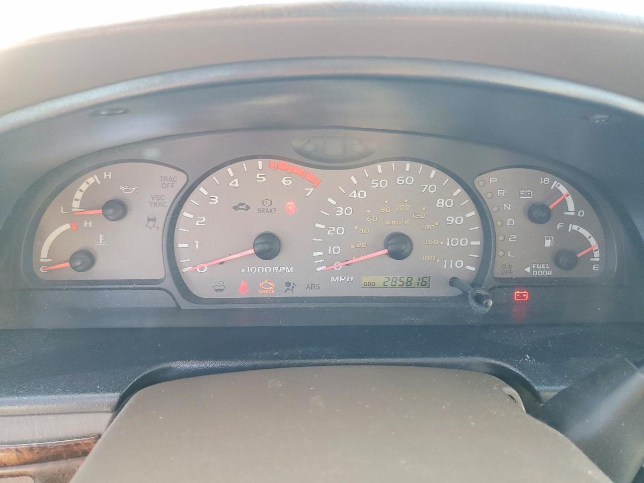 2003 TOYOTA Sequoia