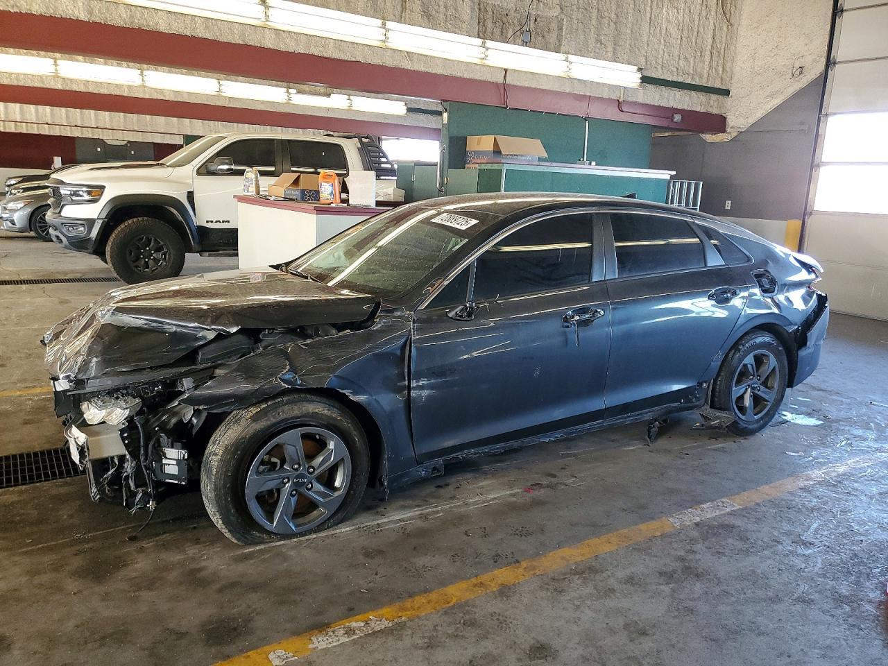 2022 KIA K5
