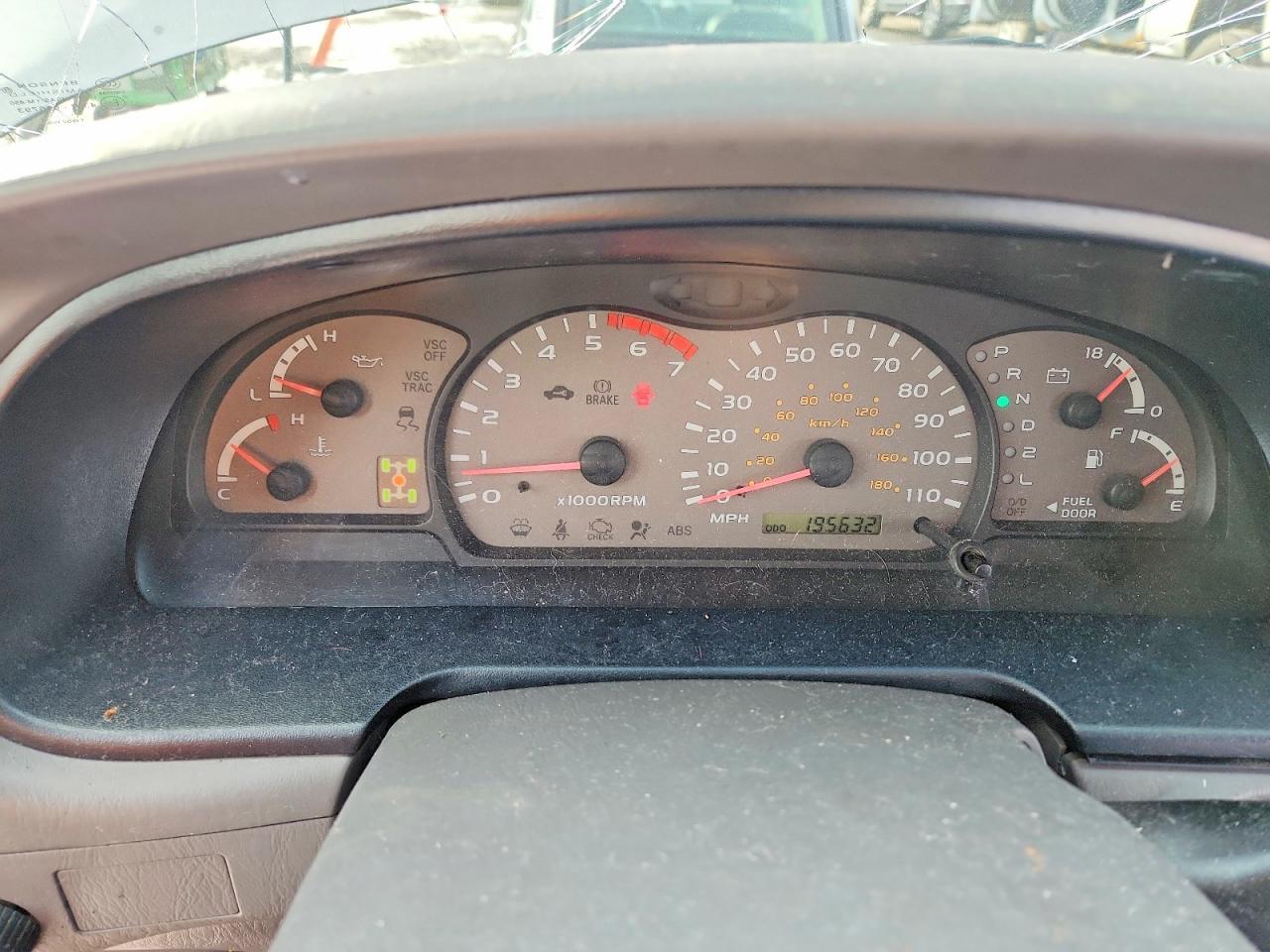 2001 TOYOTA Sequoia