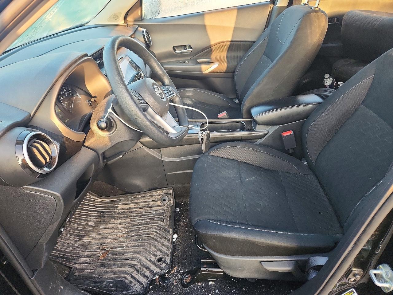 2023 NISSAN KICKS