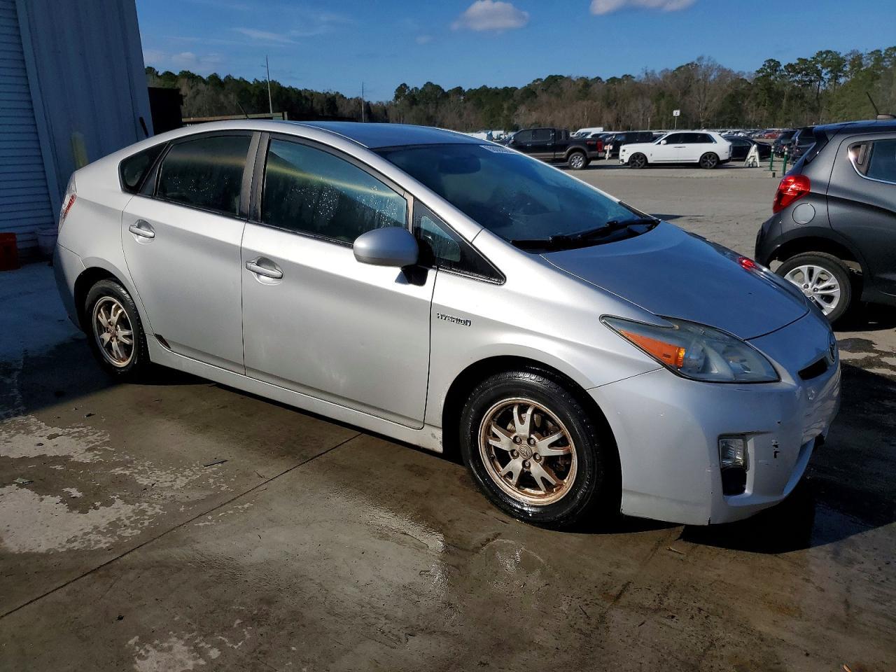 2011 TOYOTA PRIUS