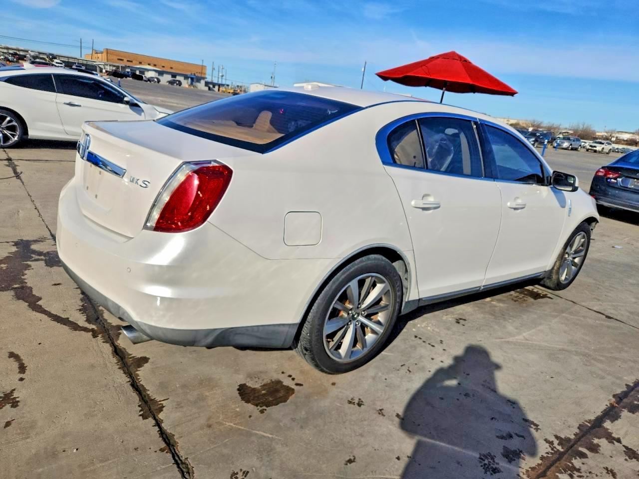 2011 LINCOLN MKS