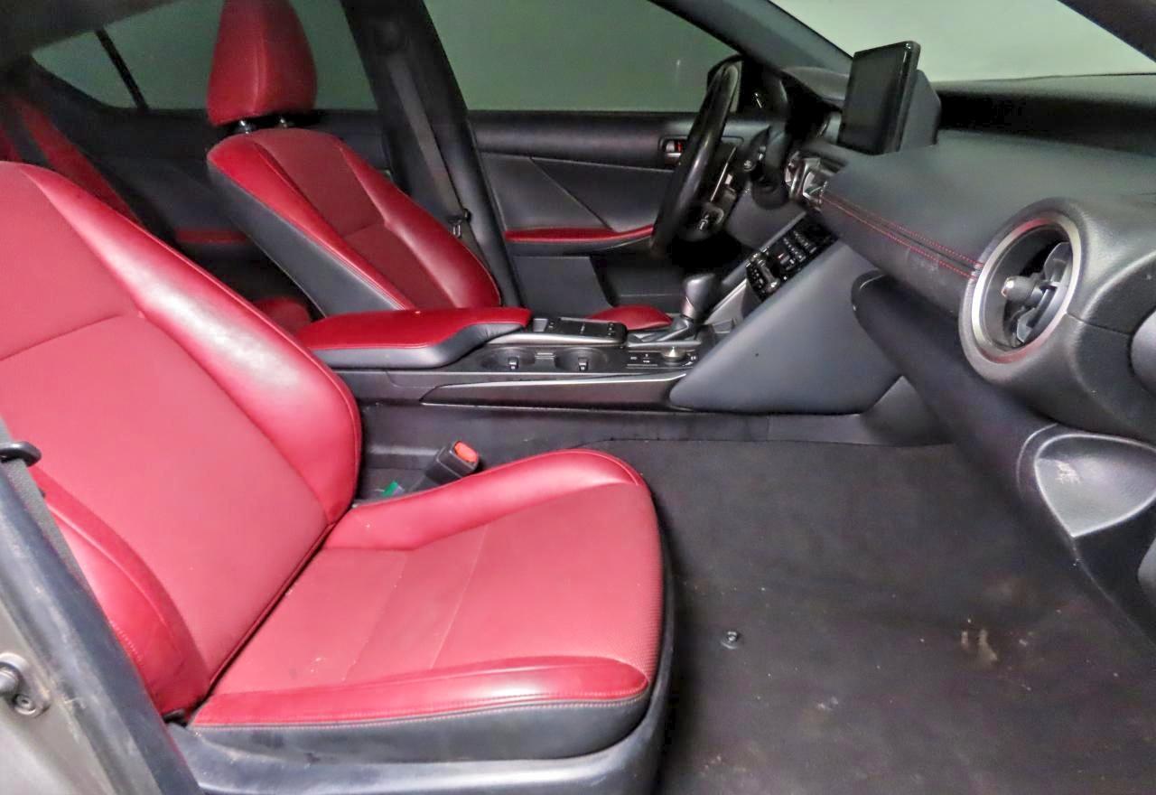 2021 LEXUS IS 300