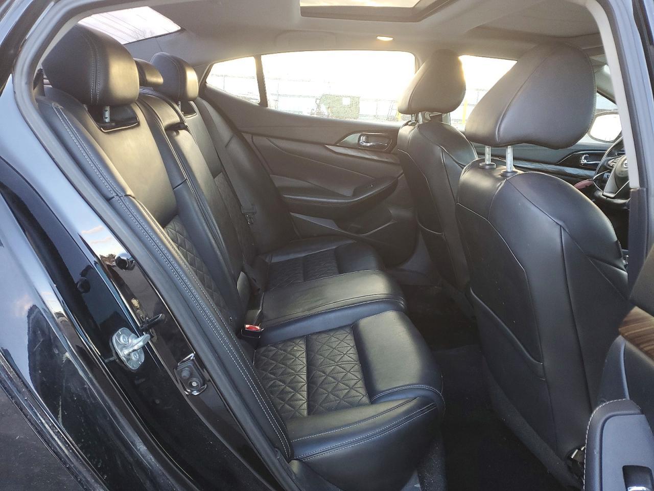 2017 NISSAN Maxima