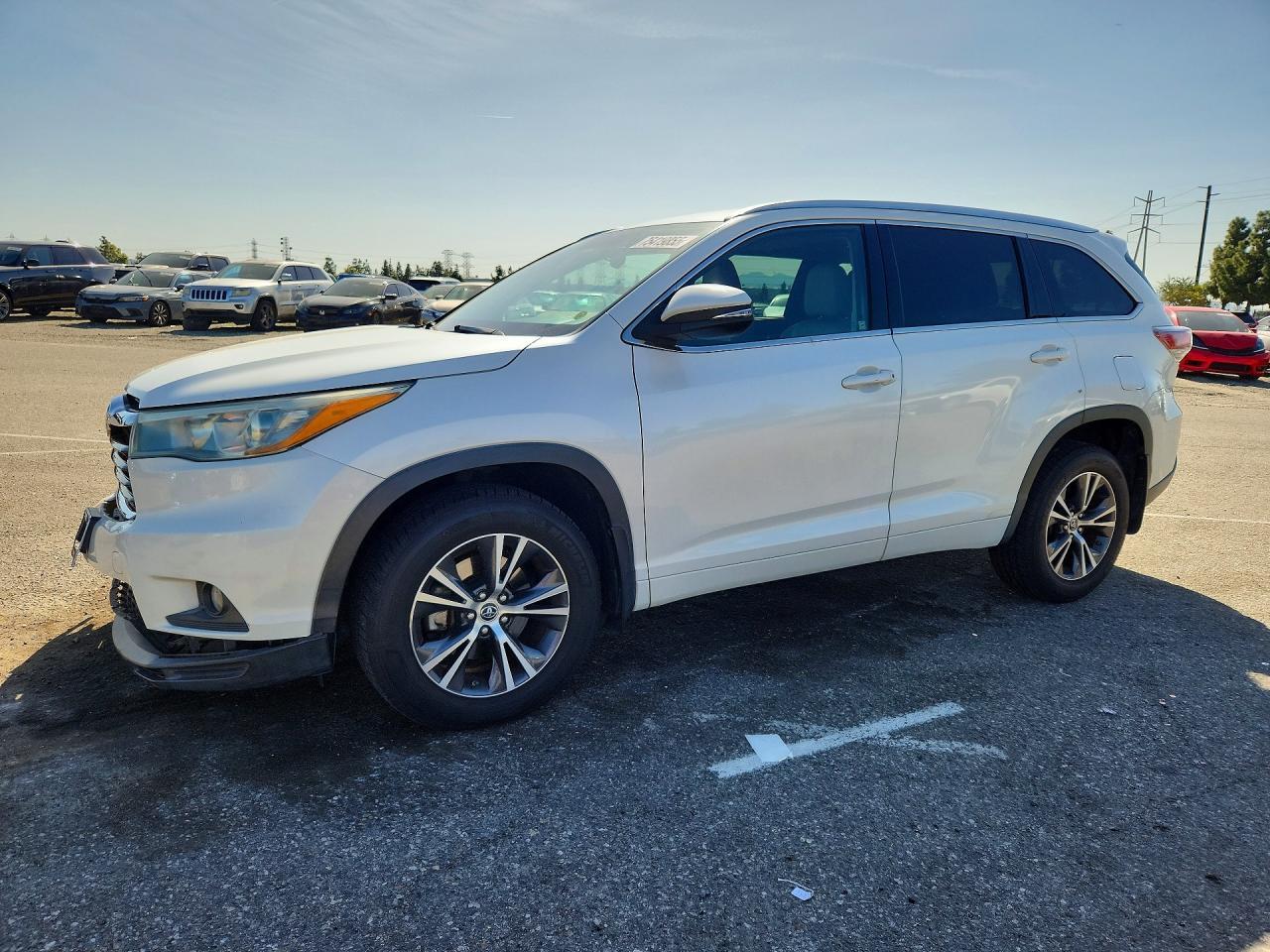 2016 TOYOTA HIGHLANDER