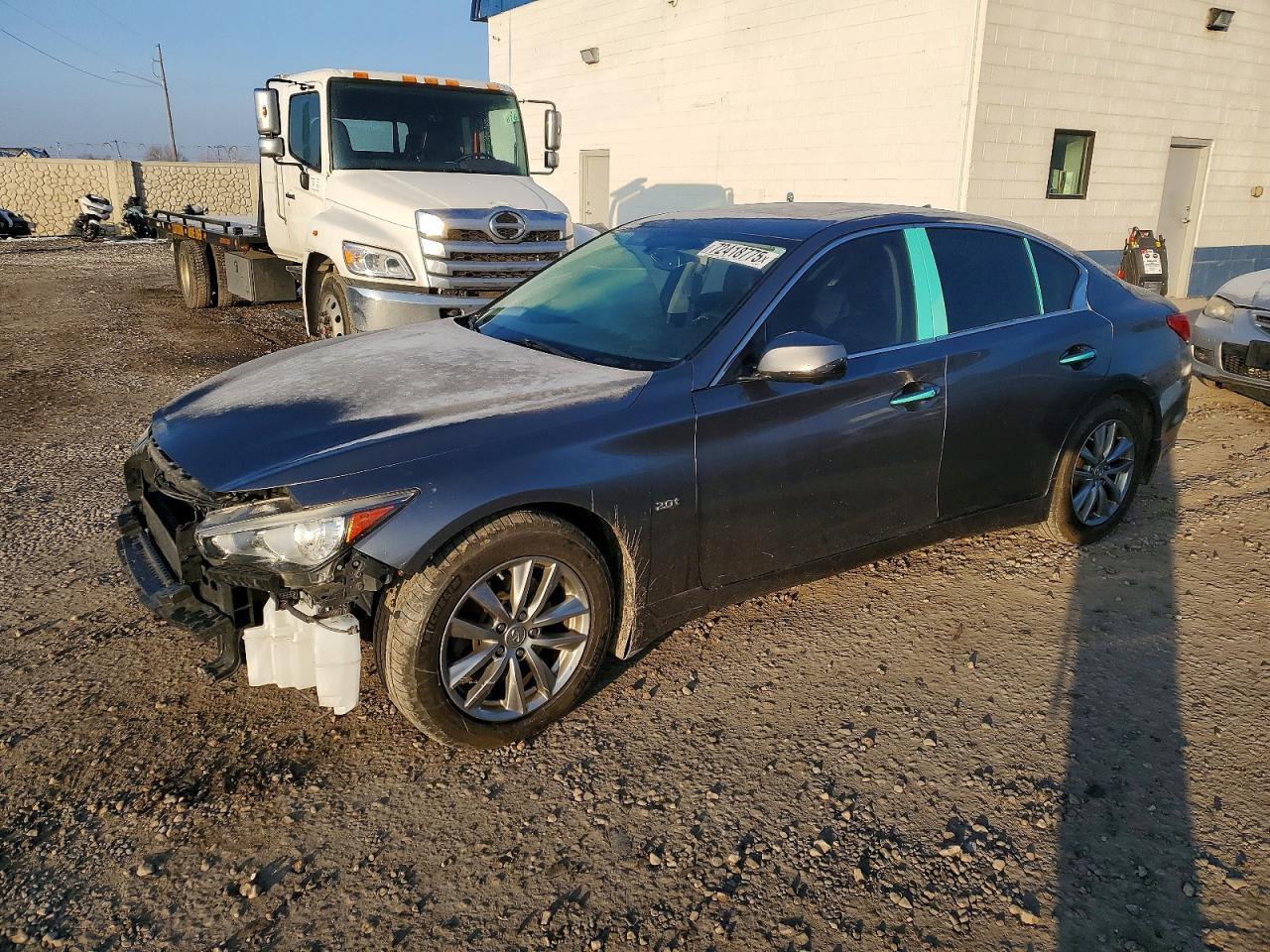 2016 INFINITI Q50
