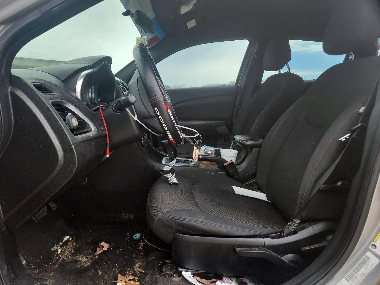 2013 DODGE Avenger