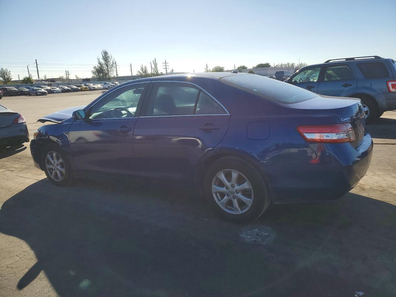 2011 TOYOTA CAMRY