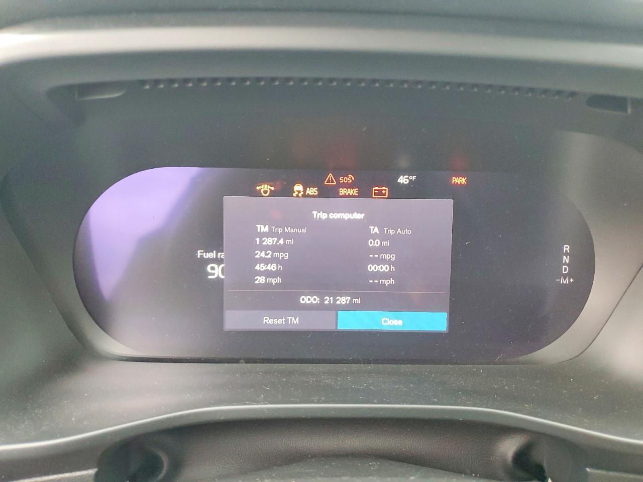 2023 VOLVO XC40
