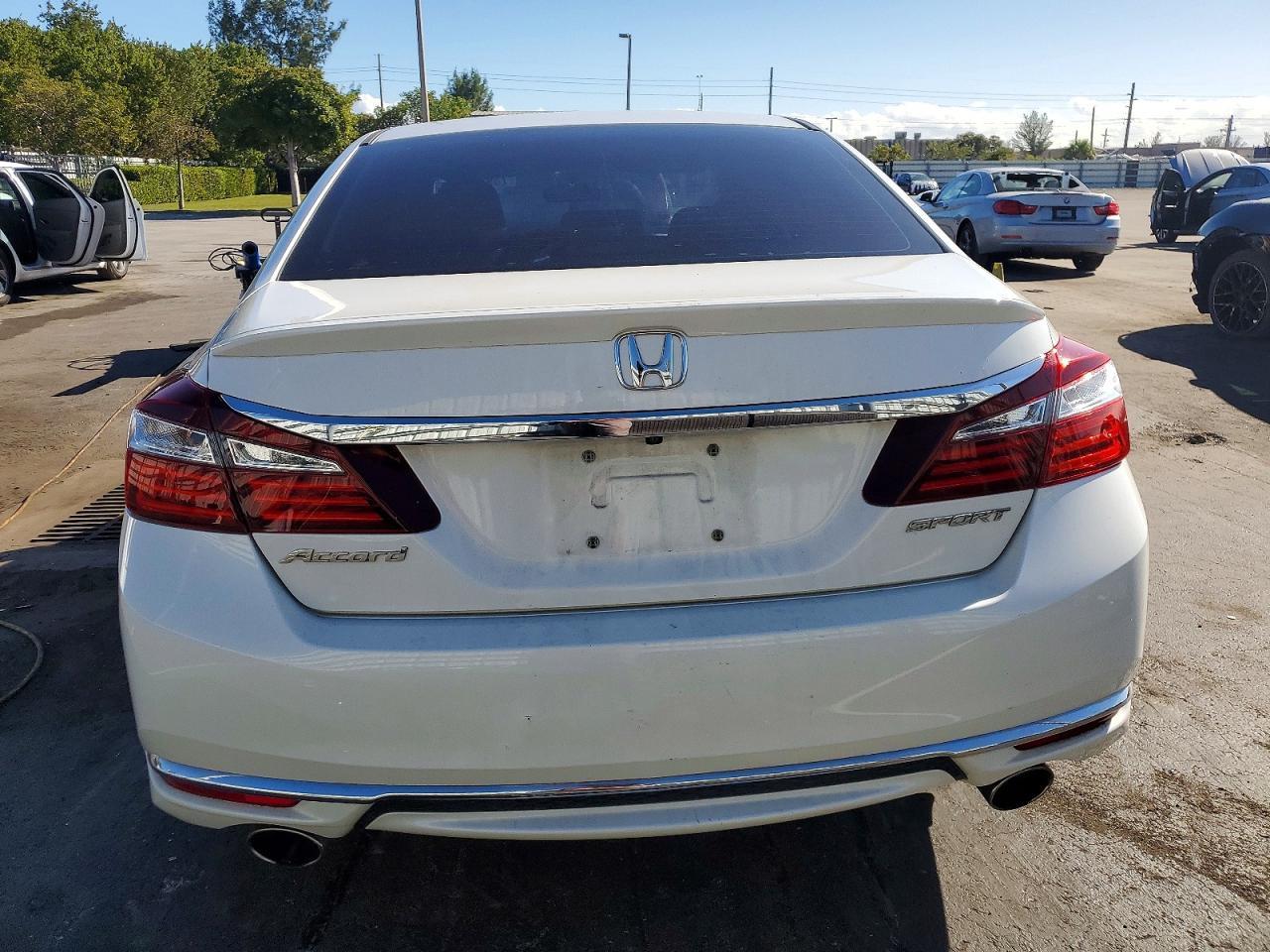2017 HONDA ACCORD