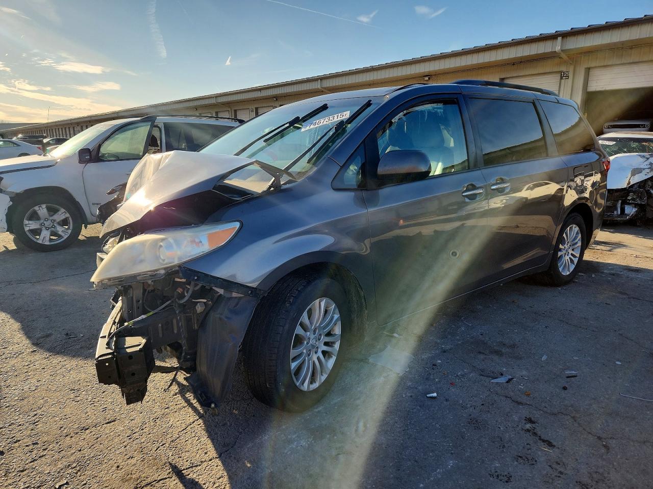 2017 TOYOTA SIENNA