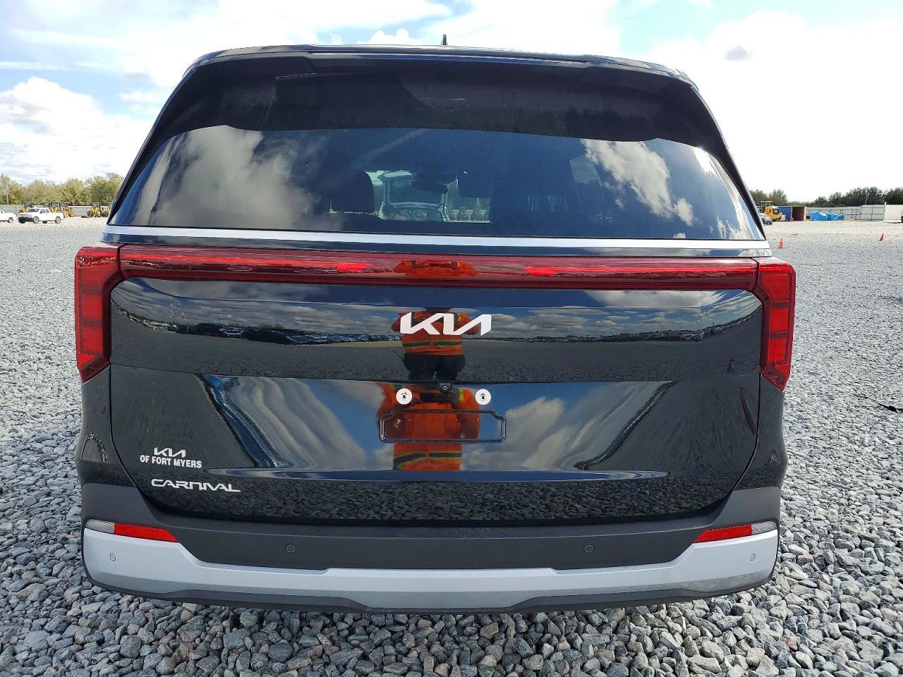 2026 KIA Carnival