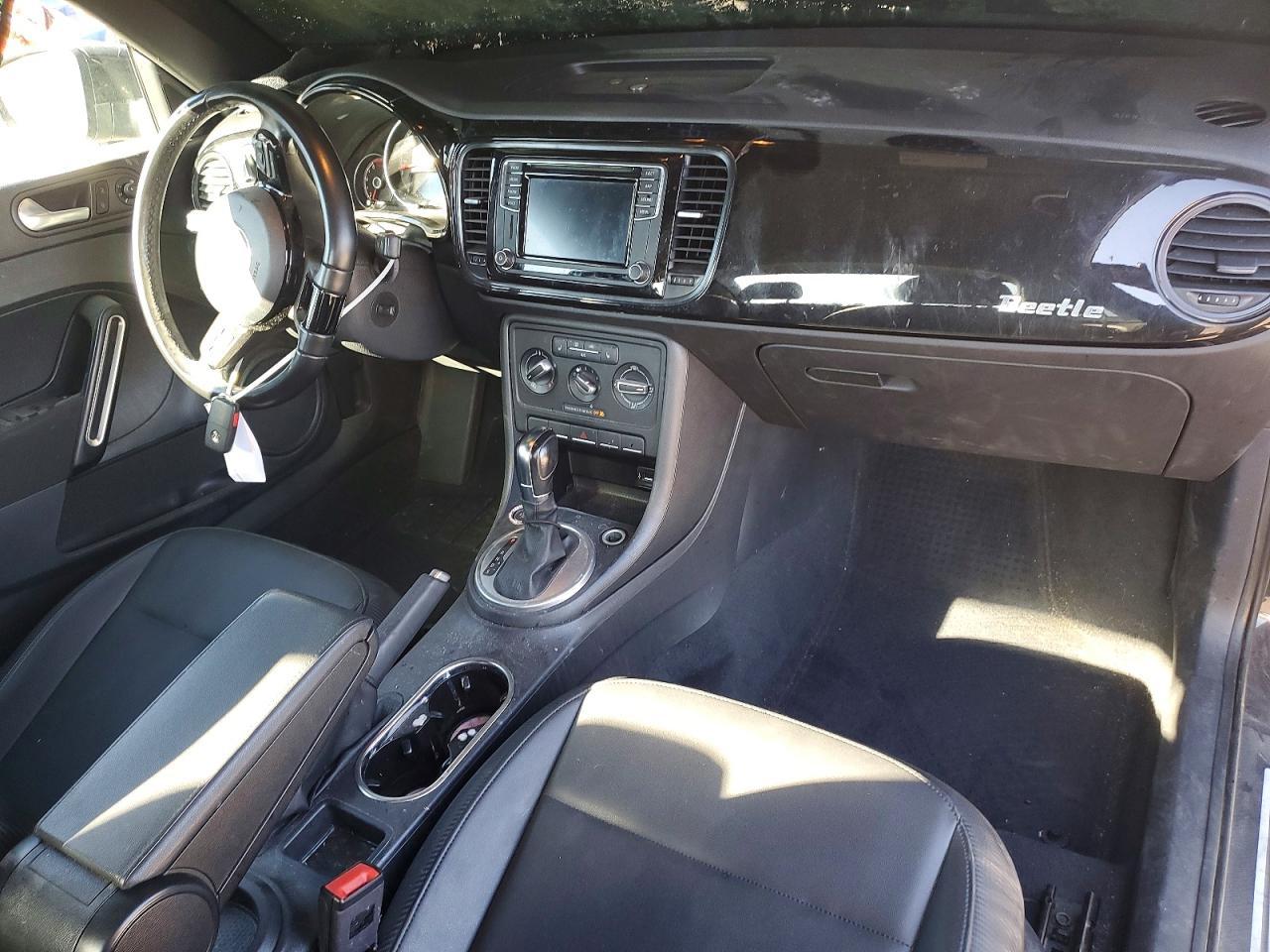 2018 VOLKSWAGEN Beetle