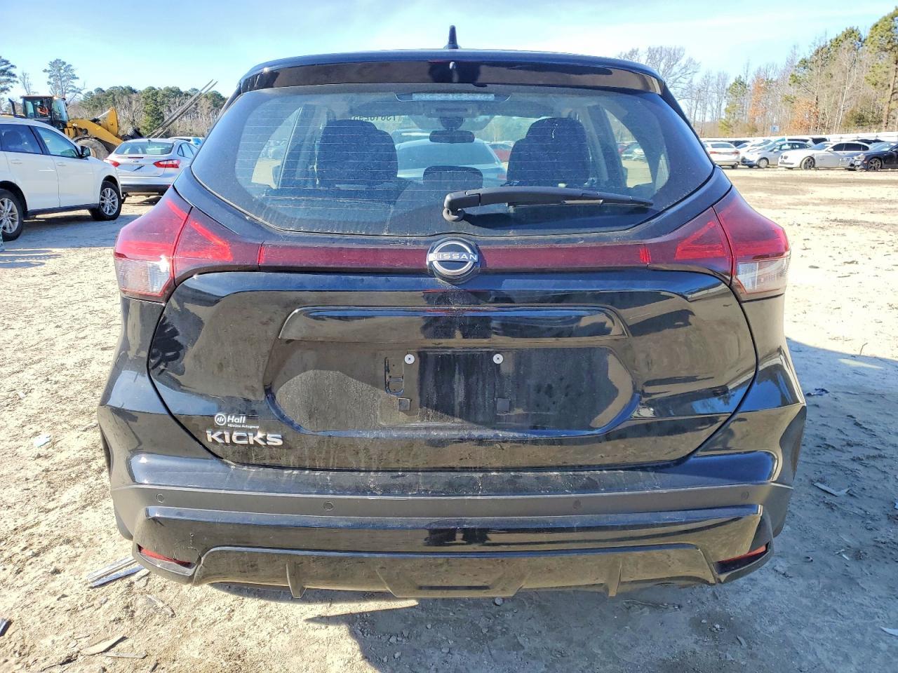 2024 NISSAN KICKS