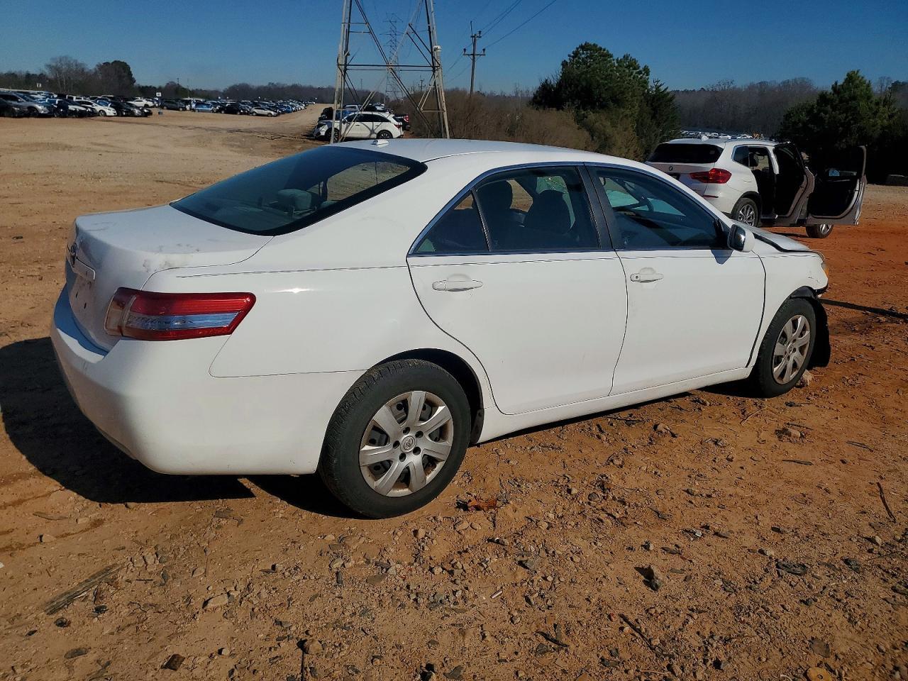 2011 TOYOTA CAMRY