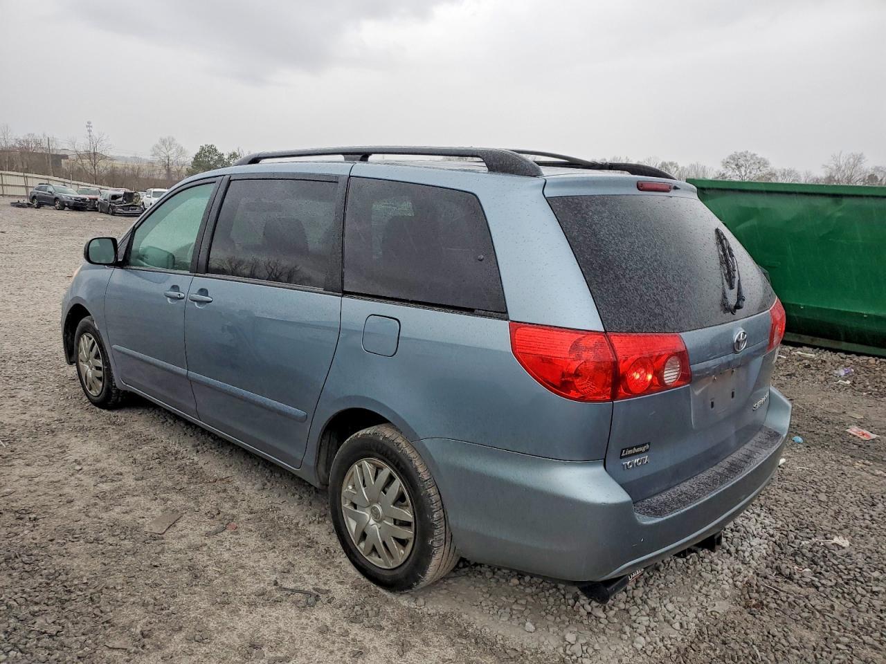 2010 TOYOTA SIENNA