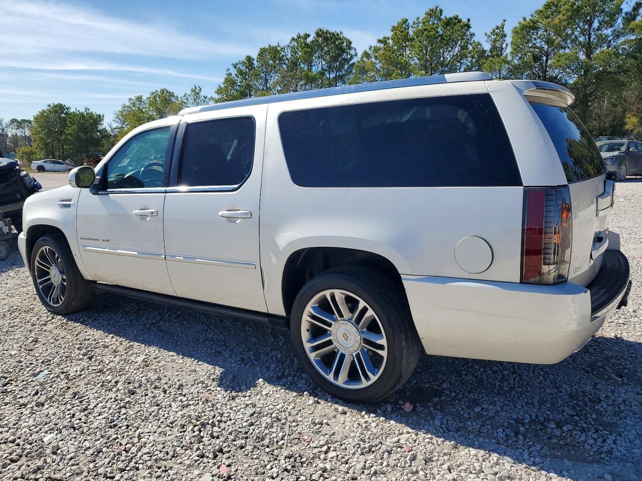 2013 CADILLAC Escalade ESV