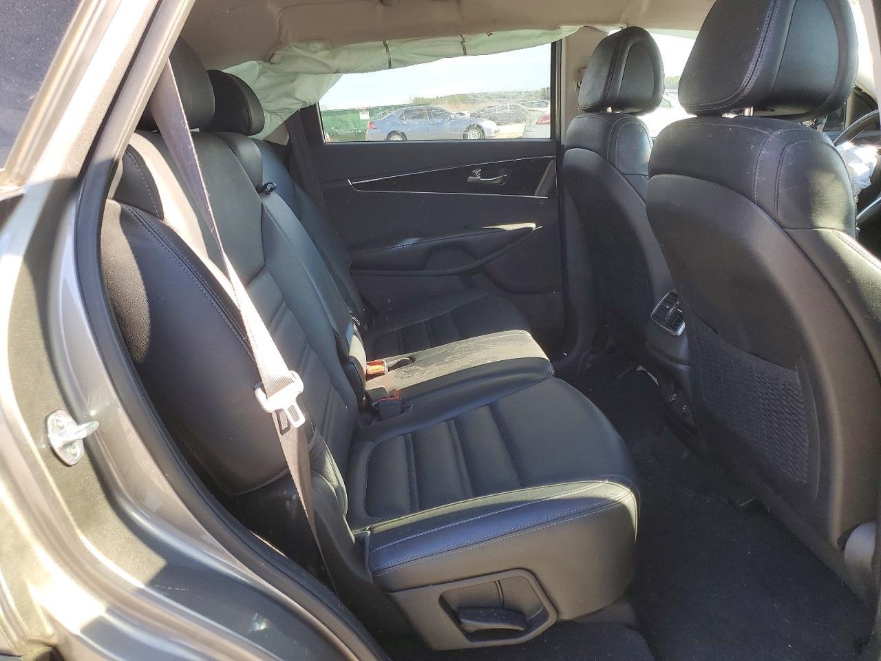 2016 KIA SORENTO