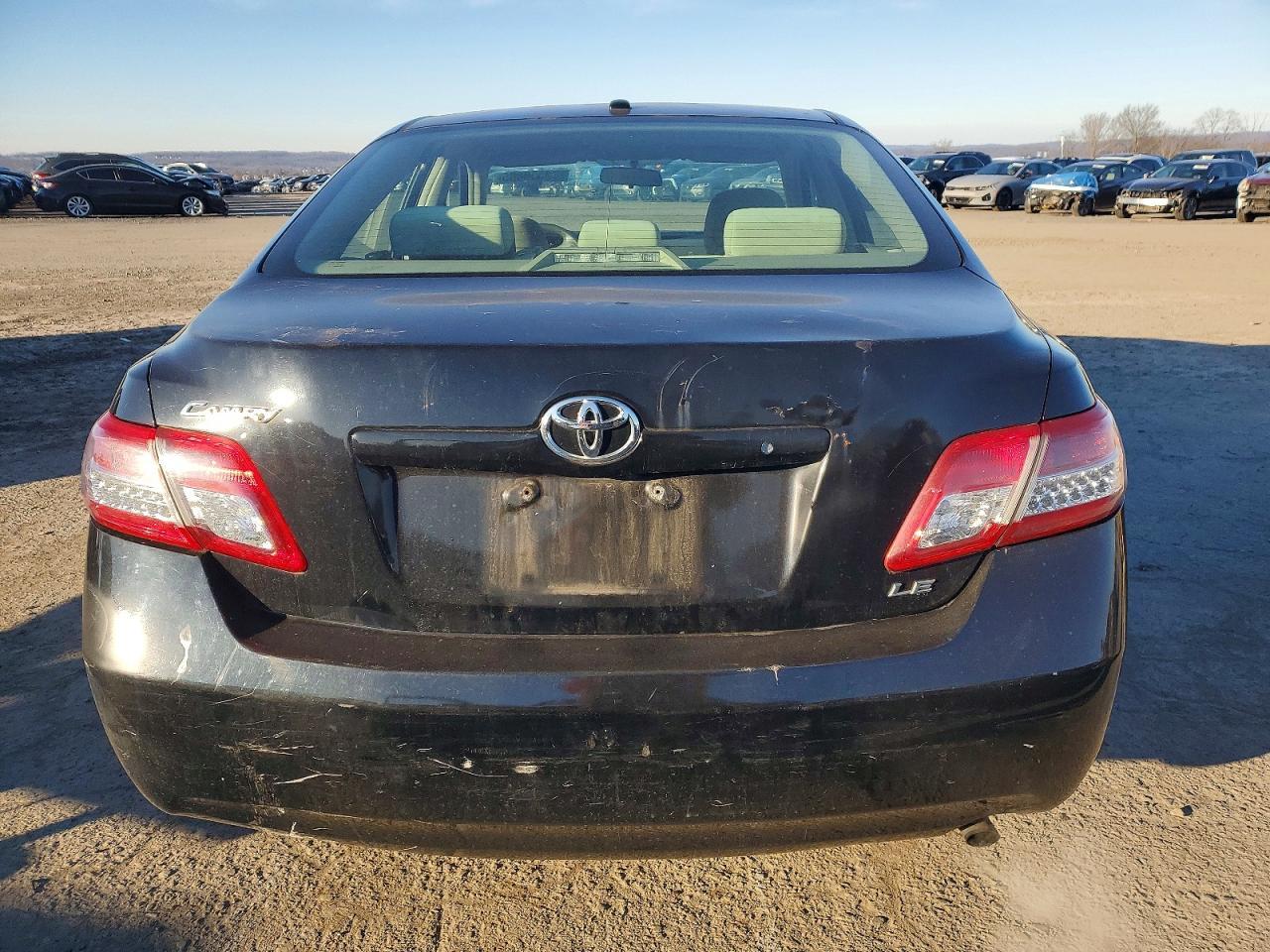 2011 TOYOTA CAMRY