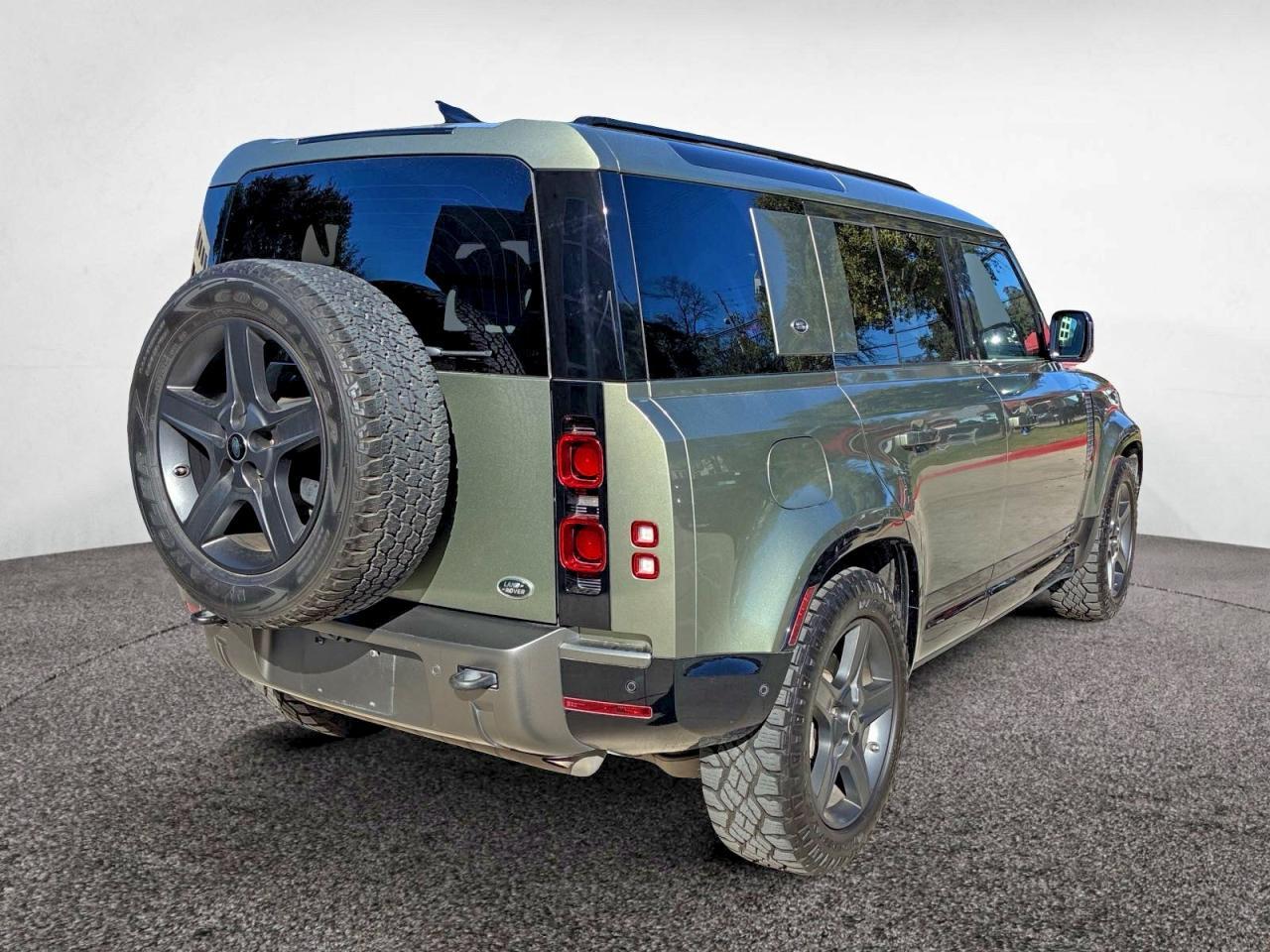 2021 LAND ROVER Defender