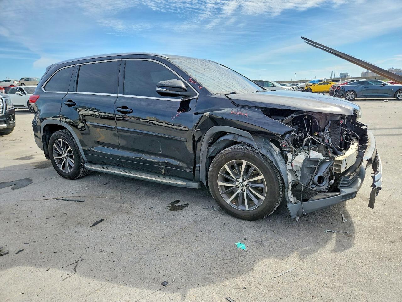 2017 TOYOTA HIGHLANDER