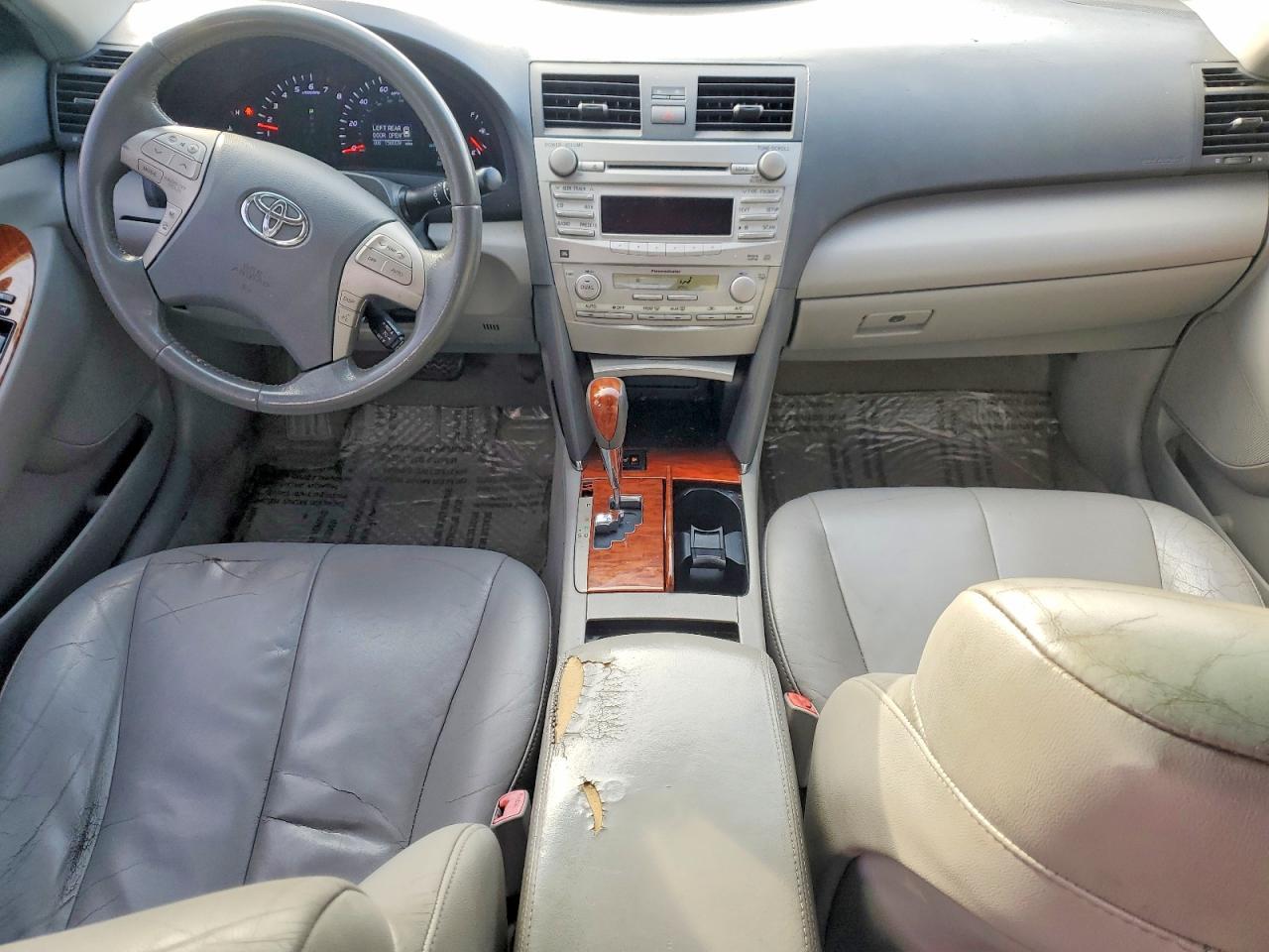 2011 TOYOTA CAMRY