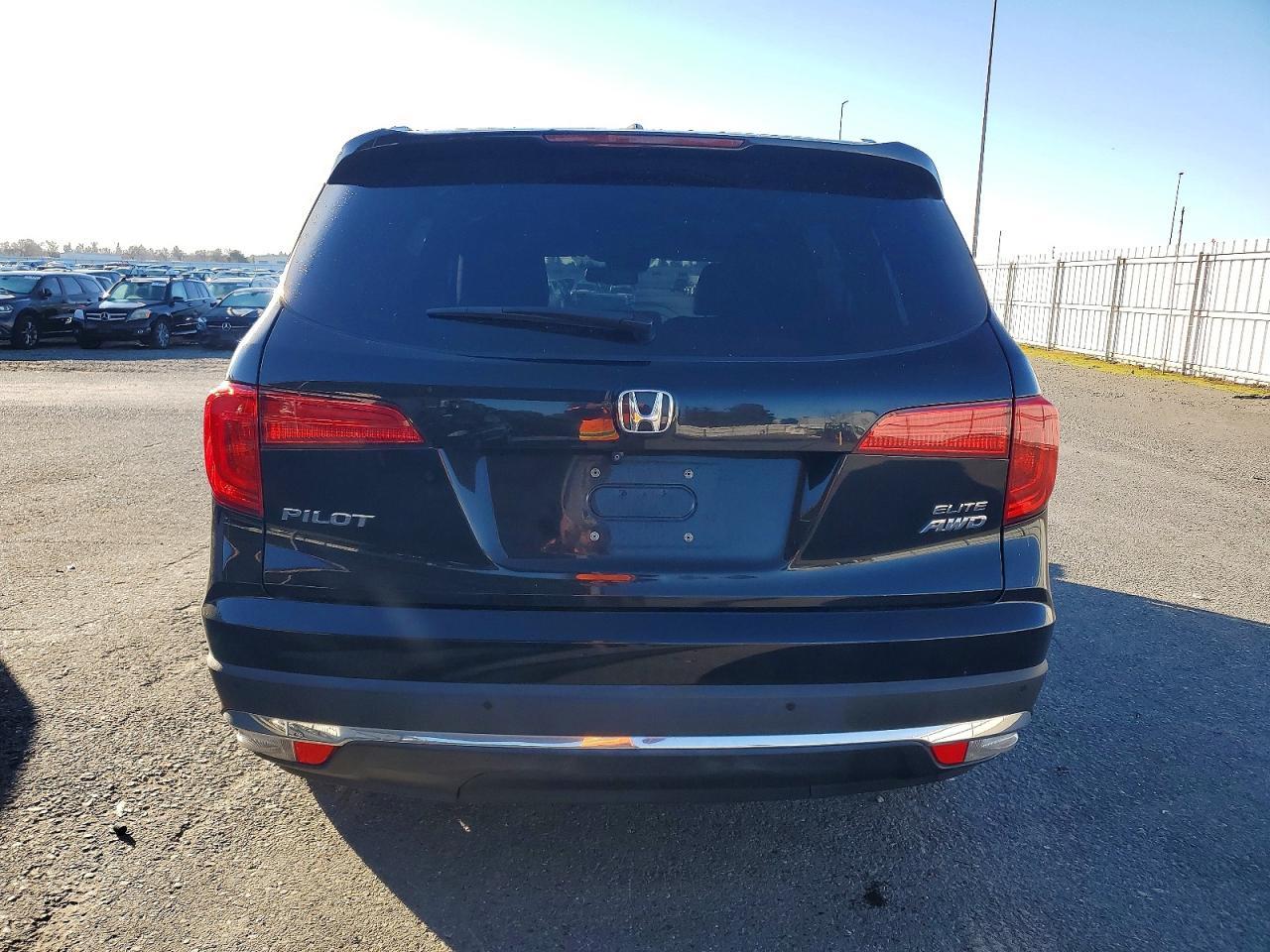2017 HONDA PILOT