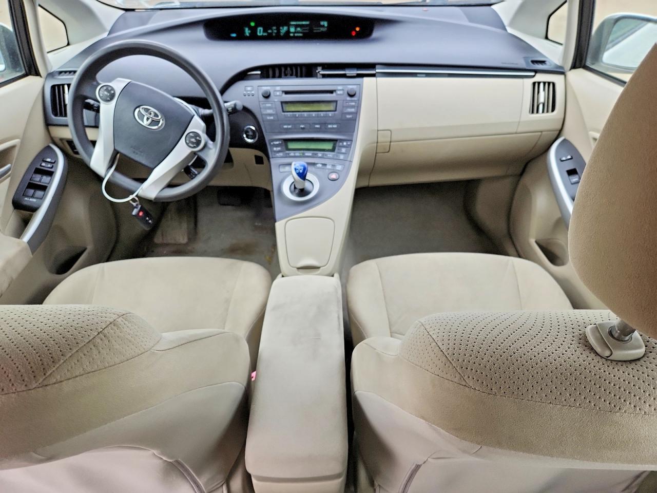 2011 TOYOTA PRIUS