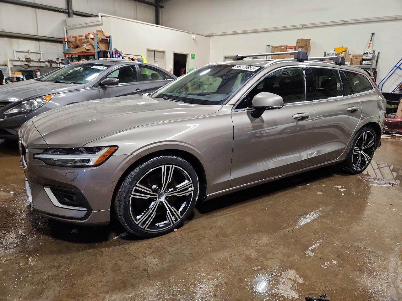 2019 VOLVO V60