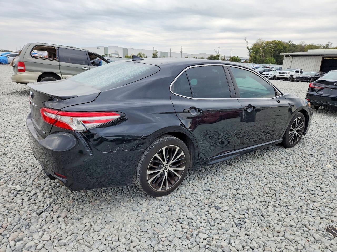 2019 TOYOTA CAMRY