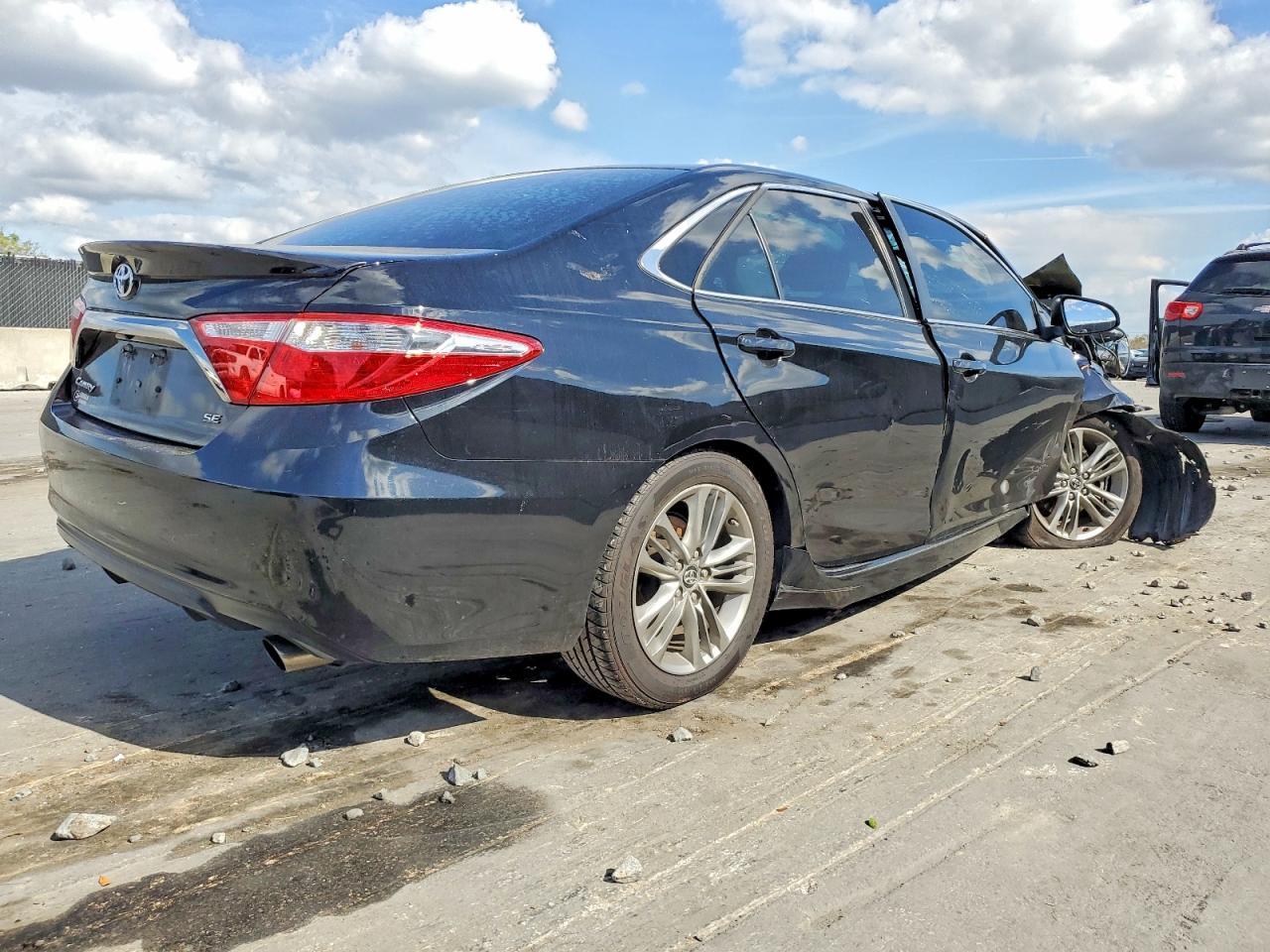 2017 TOYOTA CAMRY