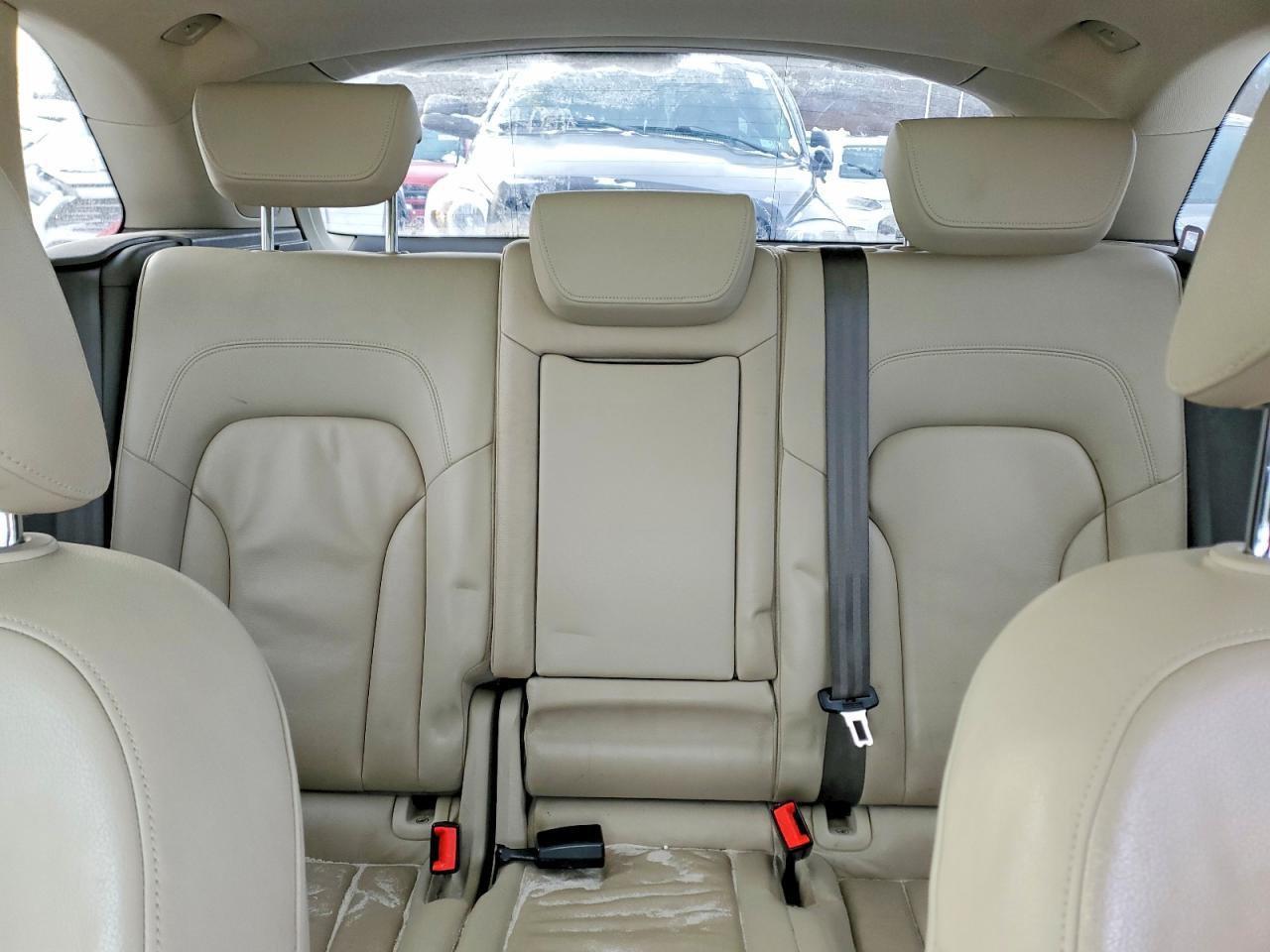 2010 AUDI Q5