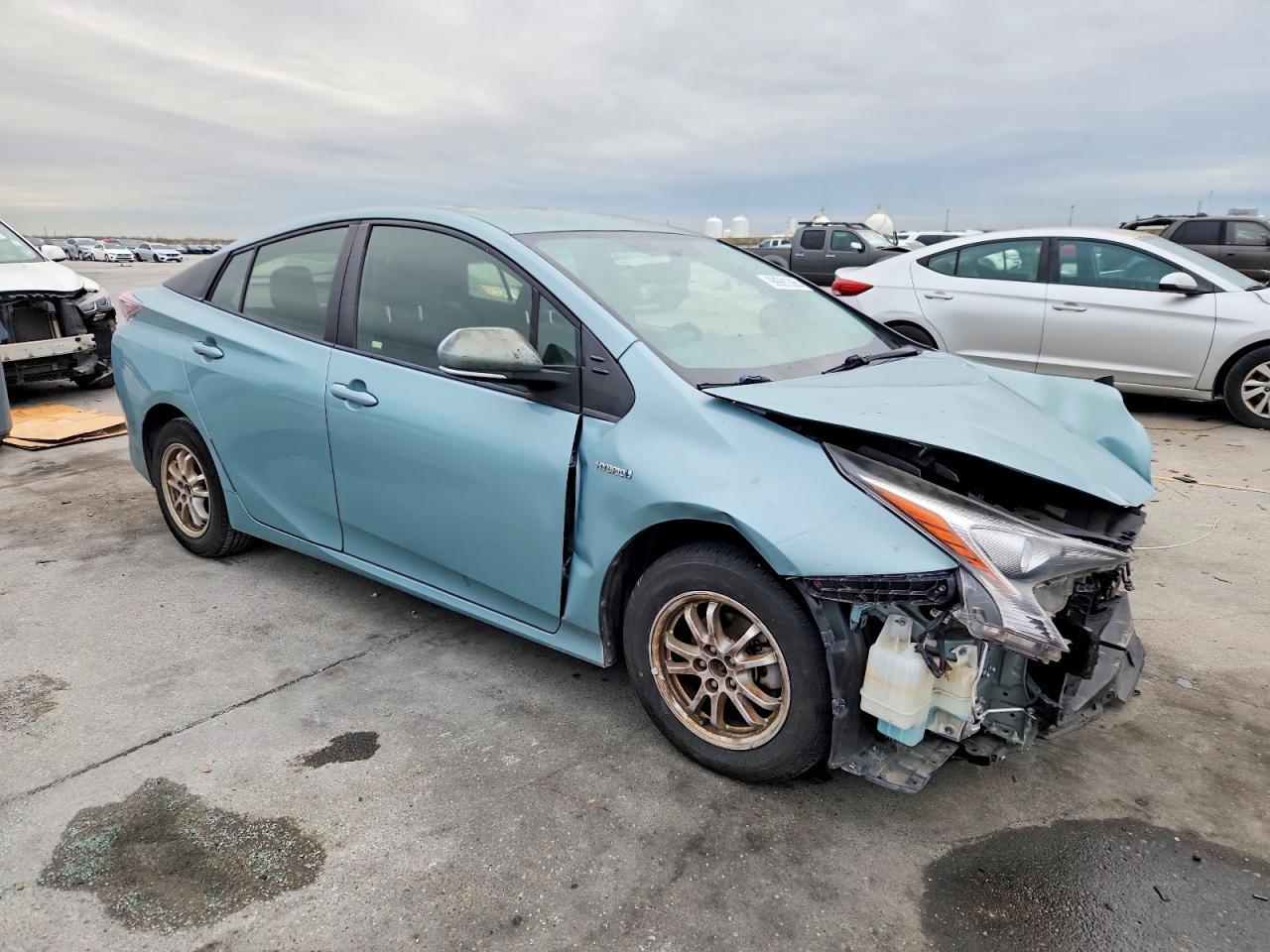 2016 TOYOTA PRIUS