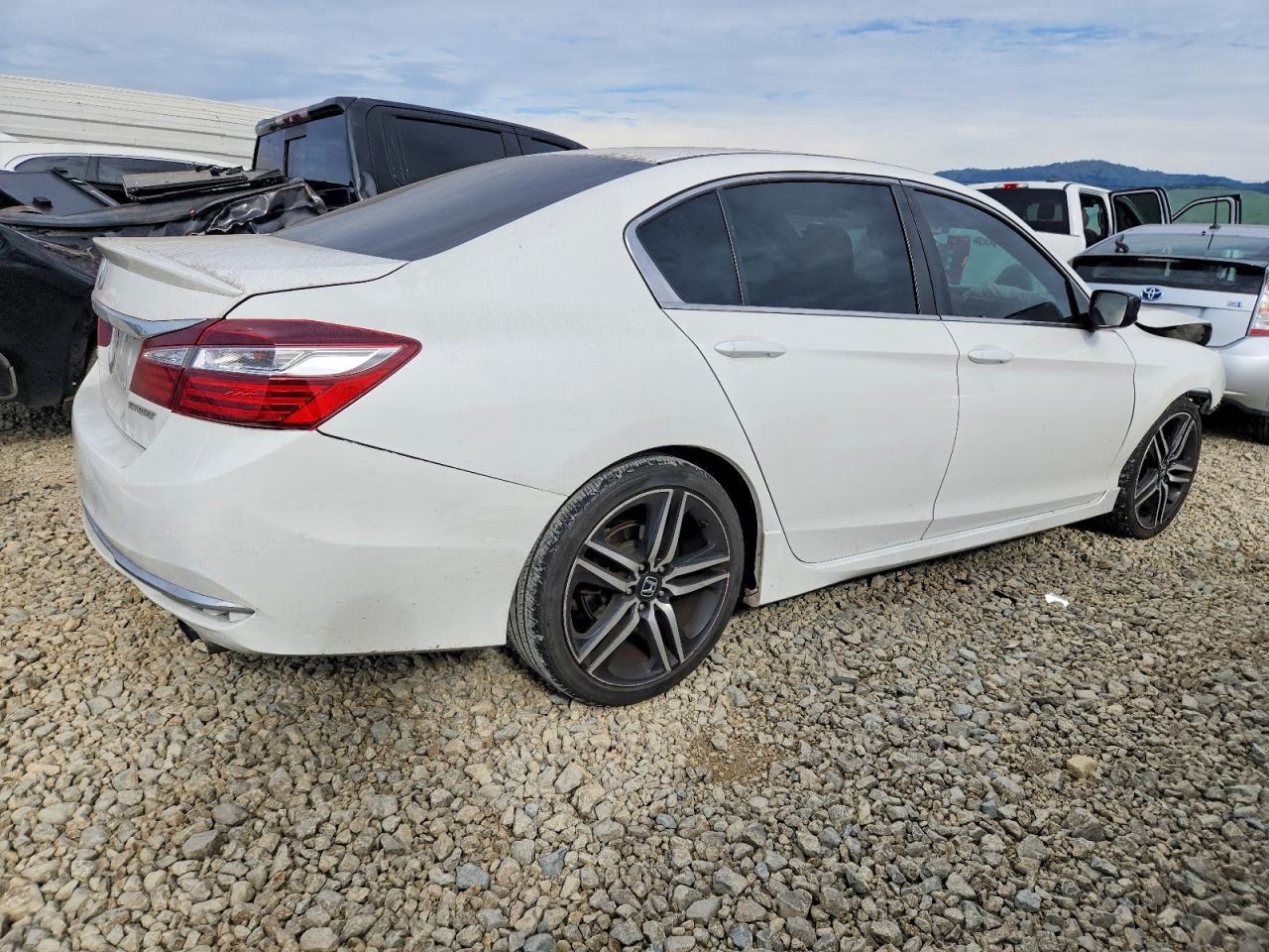 2017 HONDA ACCORD