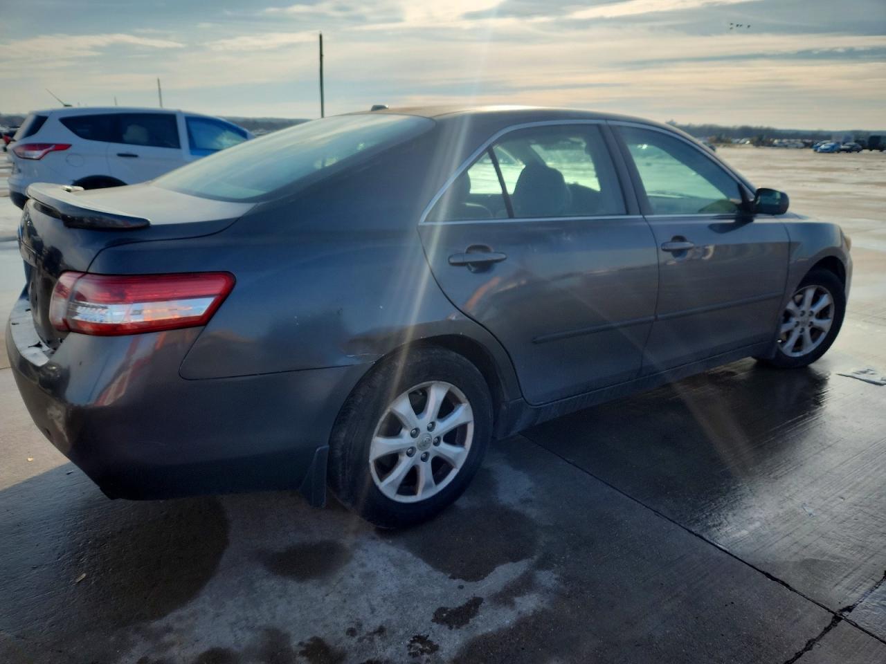 2011 TOYOTA CAMRY