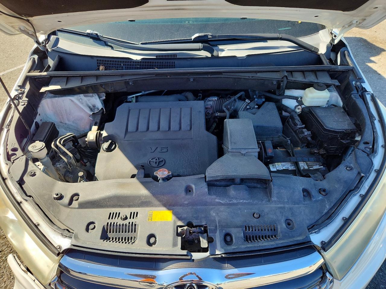 2016 TOYOTA HIGHLANDER