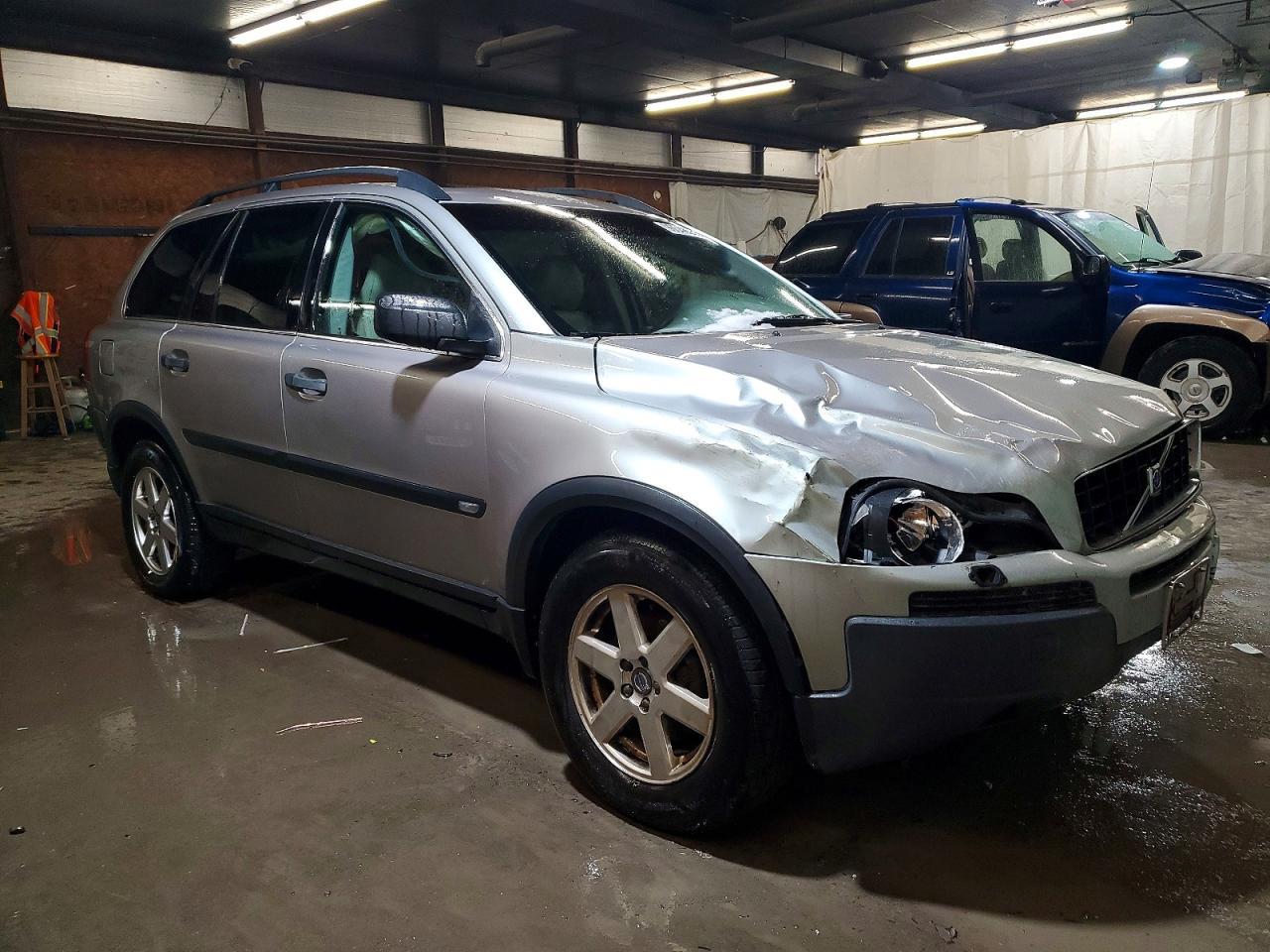 2004 VOLVO XC90