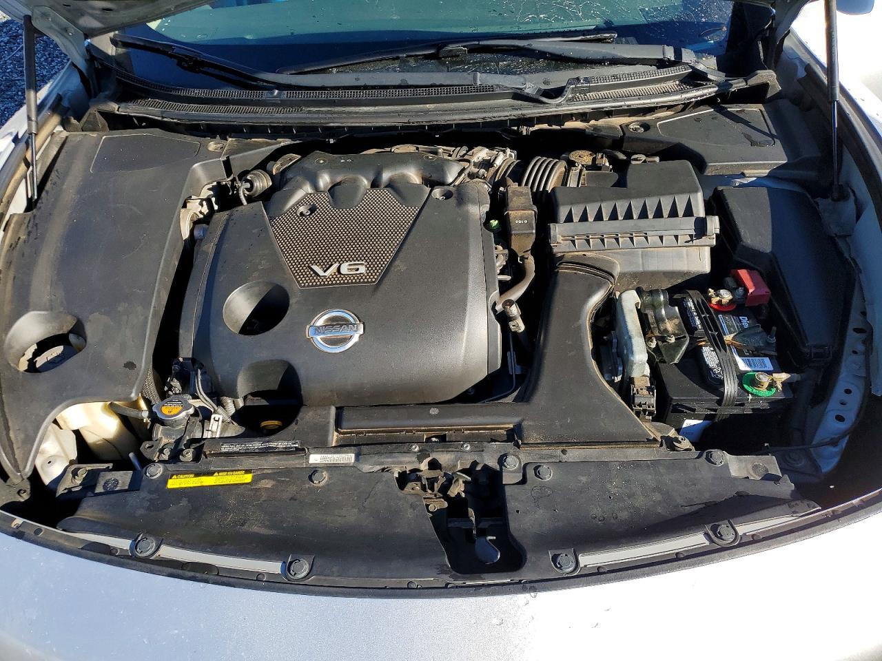 2010 NISSAN Maxima