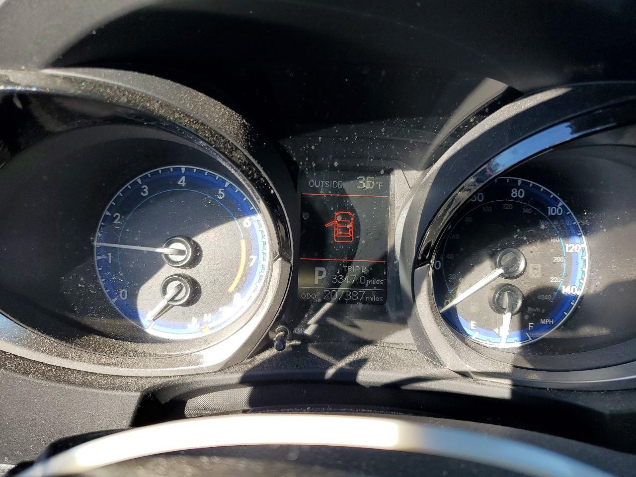 2015 TOYOTA COROLLA