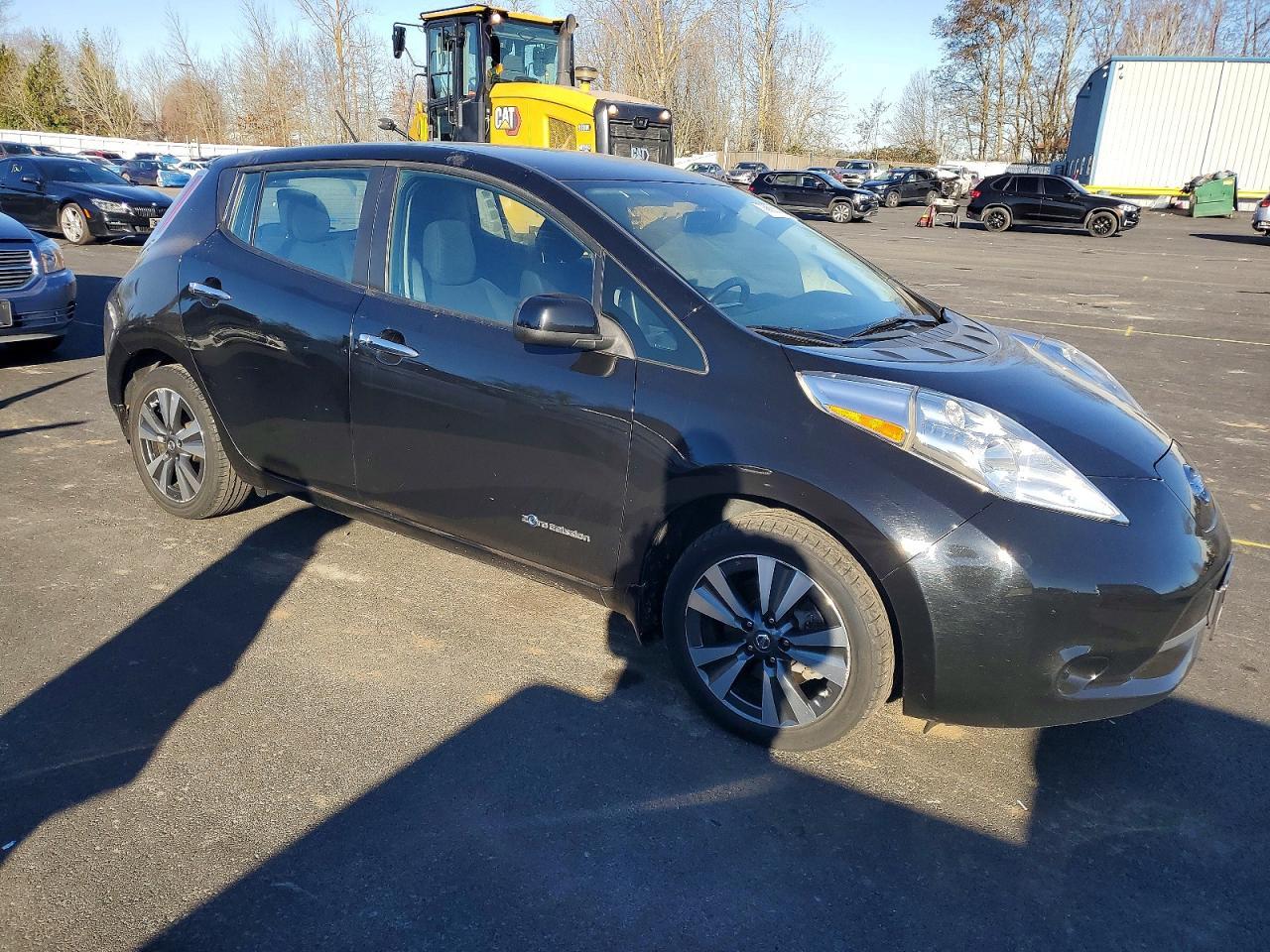 2016 NISSAN LEAF