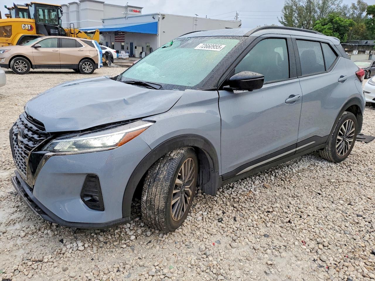 2024 NISSAN KICKS