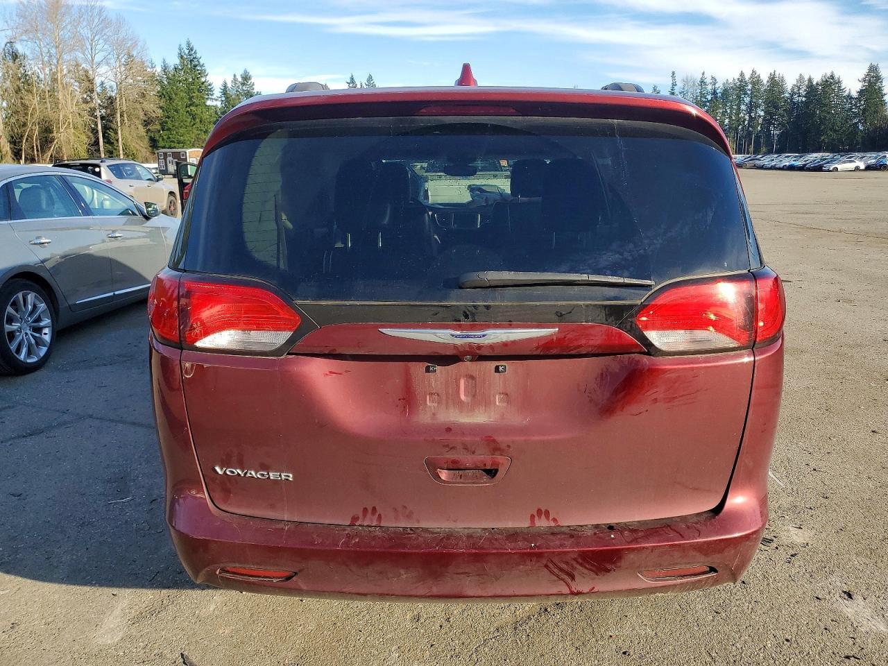 2020 CHRYSLER Voyager