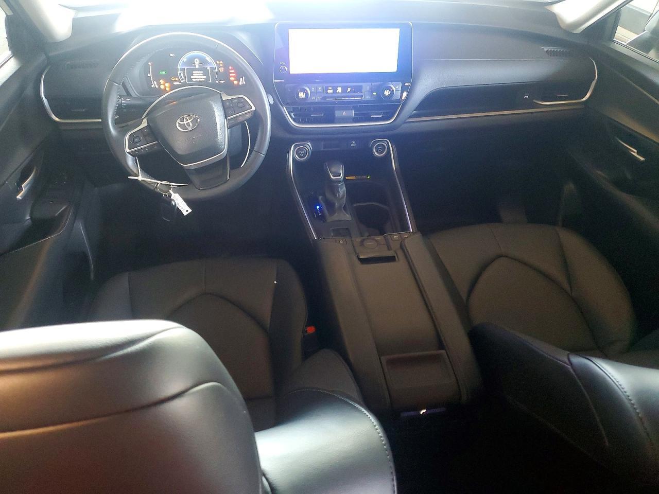 2024 TOYOTA HIGHLANDER
